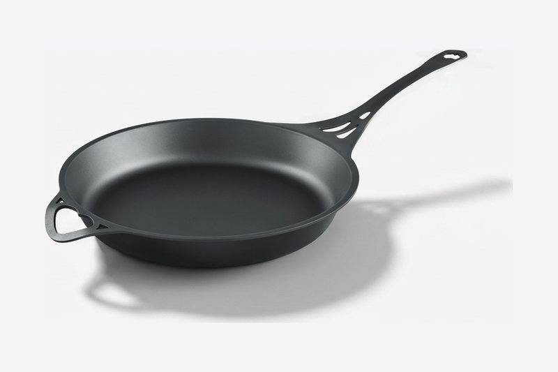 Solidteknics AUS-ION 30 cm iron frypan, black seasoned iron with a one-piece iron handle